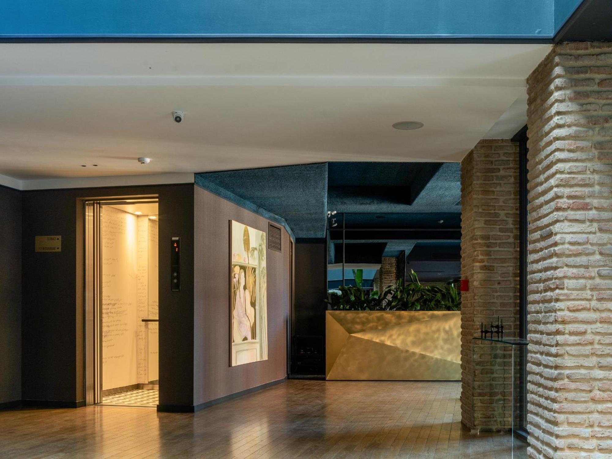 Puris Moedani Boutique Hotel Tbilisi Exteriör bild