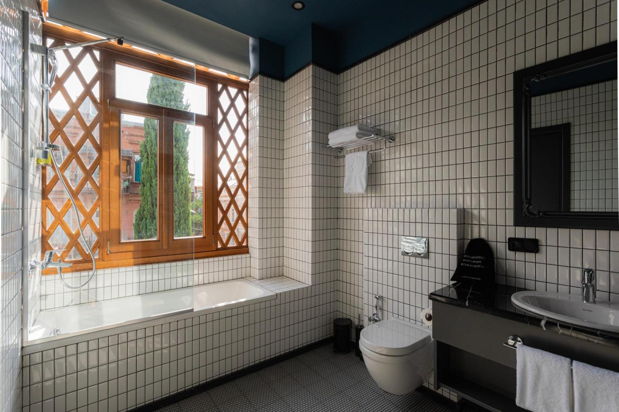 Puris Moedani Boutique Hotel Tbilisi Rum bild